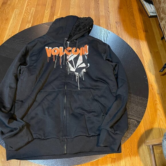 Volcom Black Hoodie - Thick for the cold winter - Picture 1 of 4